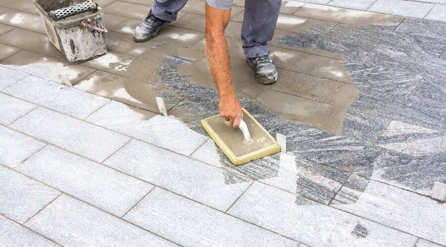 Professional gutter cleaning in Hobbs, NM